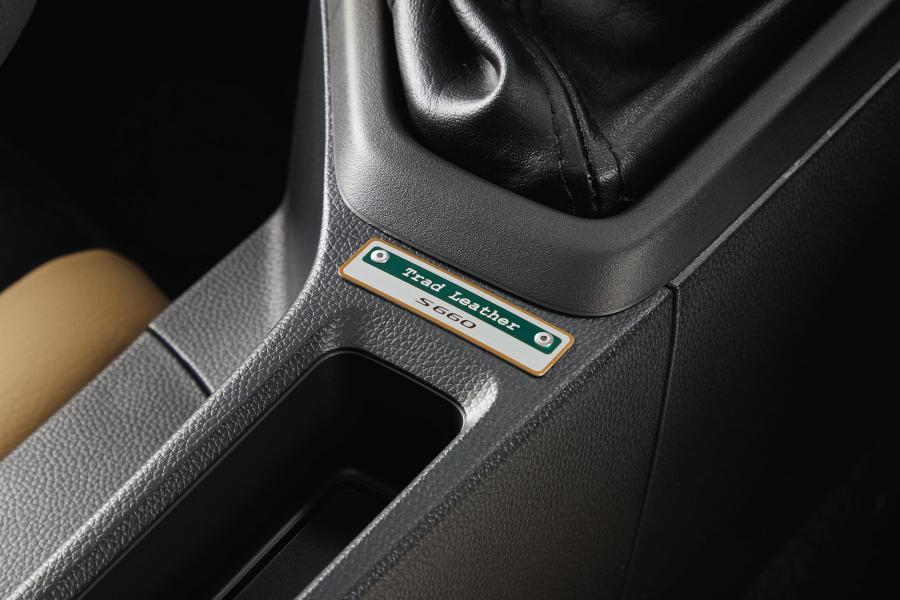 Детали интерьера Honda S660 Trad Leather Edition 2018 года  (фото 4 из 9)